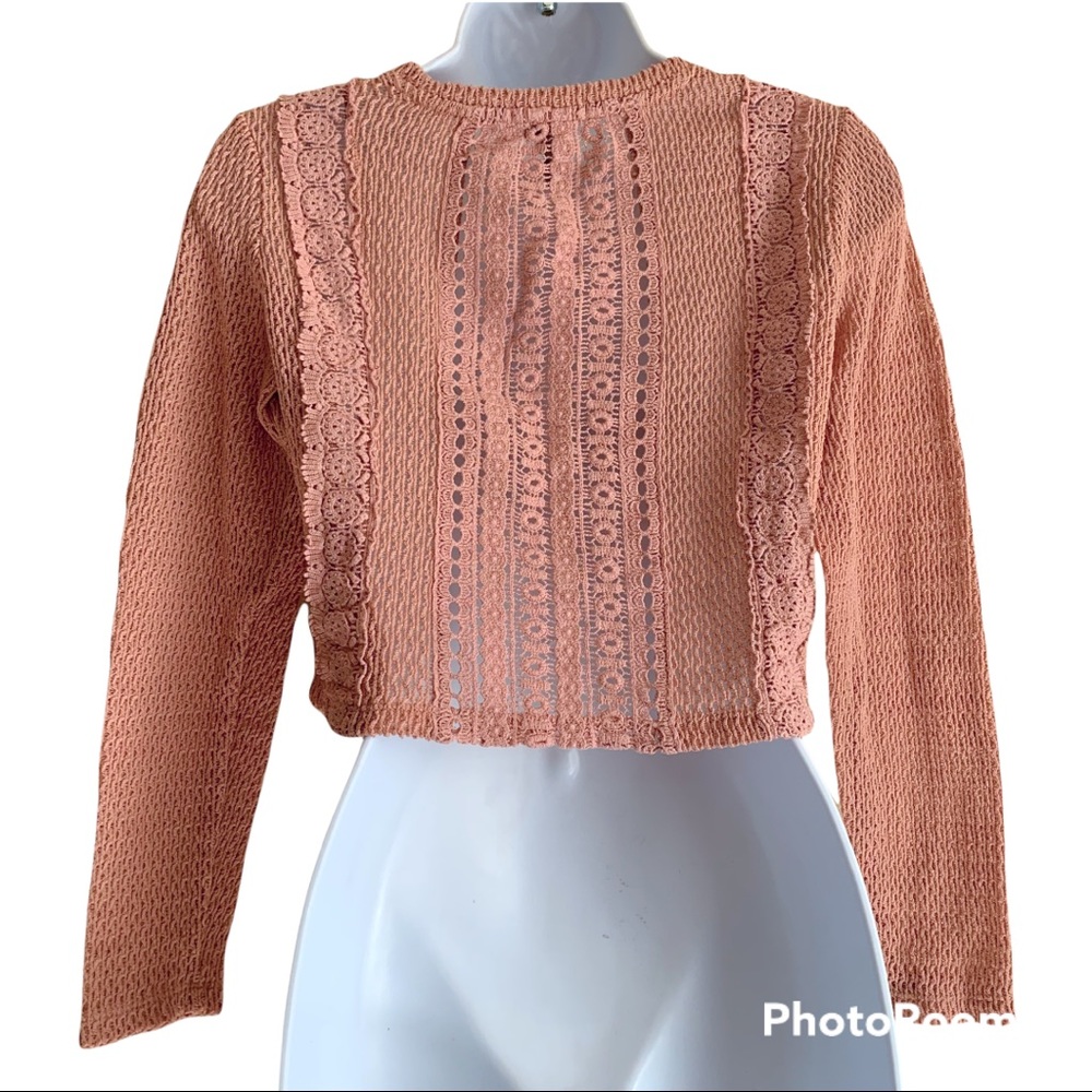 Charlotte Russe Women's Cropped Long Sleeve Blouse - Picture 3 of 8